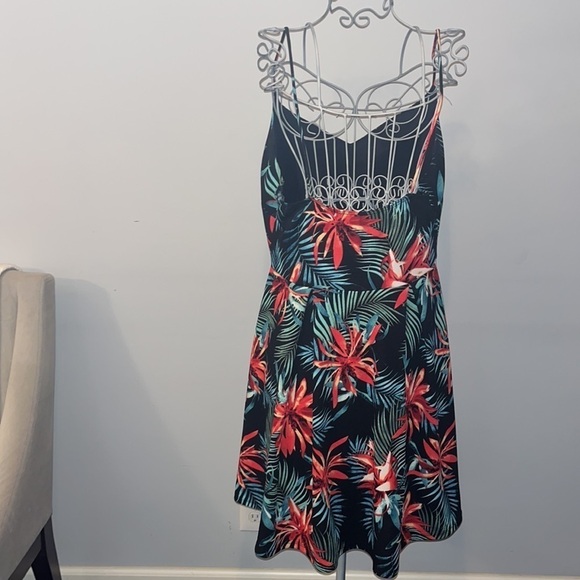 Haute Fox size 1X Tropical Flower Flare Dress - Picture 4 of 8